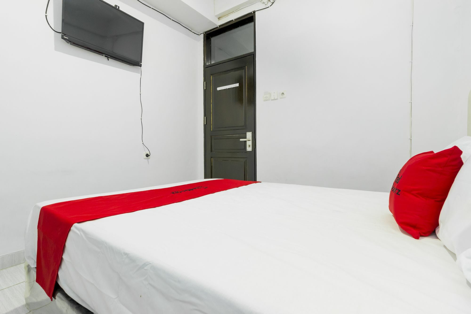 Hotel Reddoorz Near Gajah Mada Plaza 2 Dżakarta Zewnętrze zdjęcie